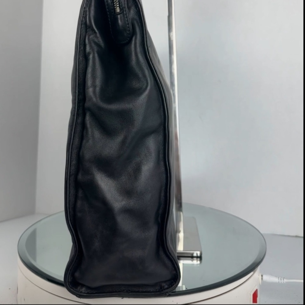 CHANEL CC Black Lambskin Leather Shoulder Shopper Bag Tote with top Zipper - Picture 8 of 13